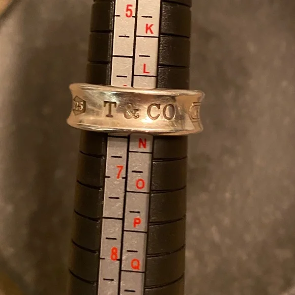 Tiffany & Co women’s silver ring - Picture 4 of 4